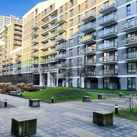 Bliska Wola, Apartament 3 Pokoje Z 40m2 Ogrodkiem Apartmán Varšava