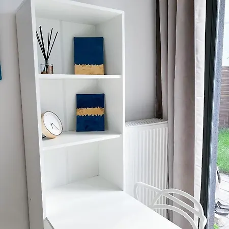 Bliska Wola, Apartament 3 Pokoje Z 40m2 Ogrodkiem Varšava