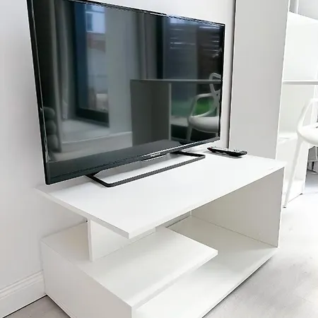 Apartmán Bliska Wola, Apartament 3 Pokoje Z 40m2 Ogrodkiem *