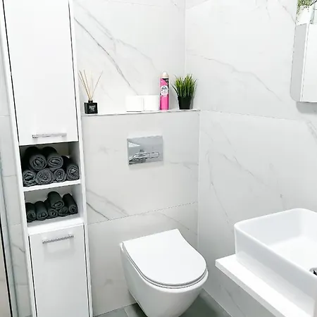 Apartmán Bliska Wola, Apartament 3 Pokoje Z 40m2 Ogrodkiem Varšava