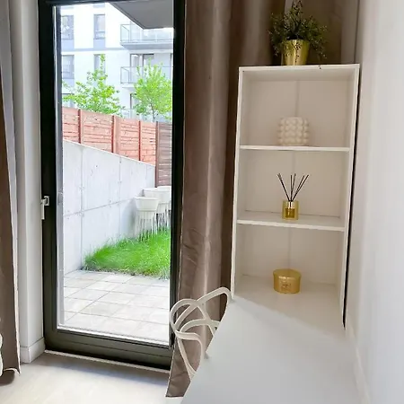 Bliska Wola, Apartament 3 Pokoje Z 40m2 Ogrodkiem Appartamento Varsavia